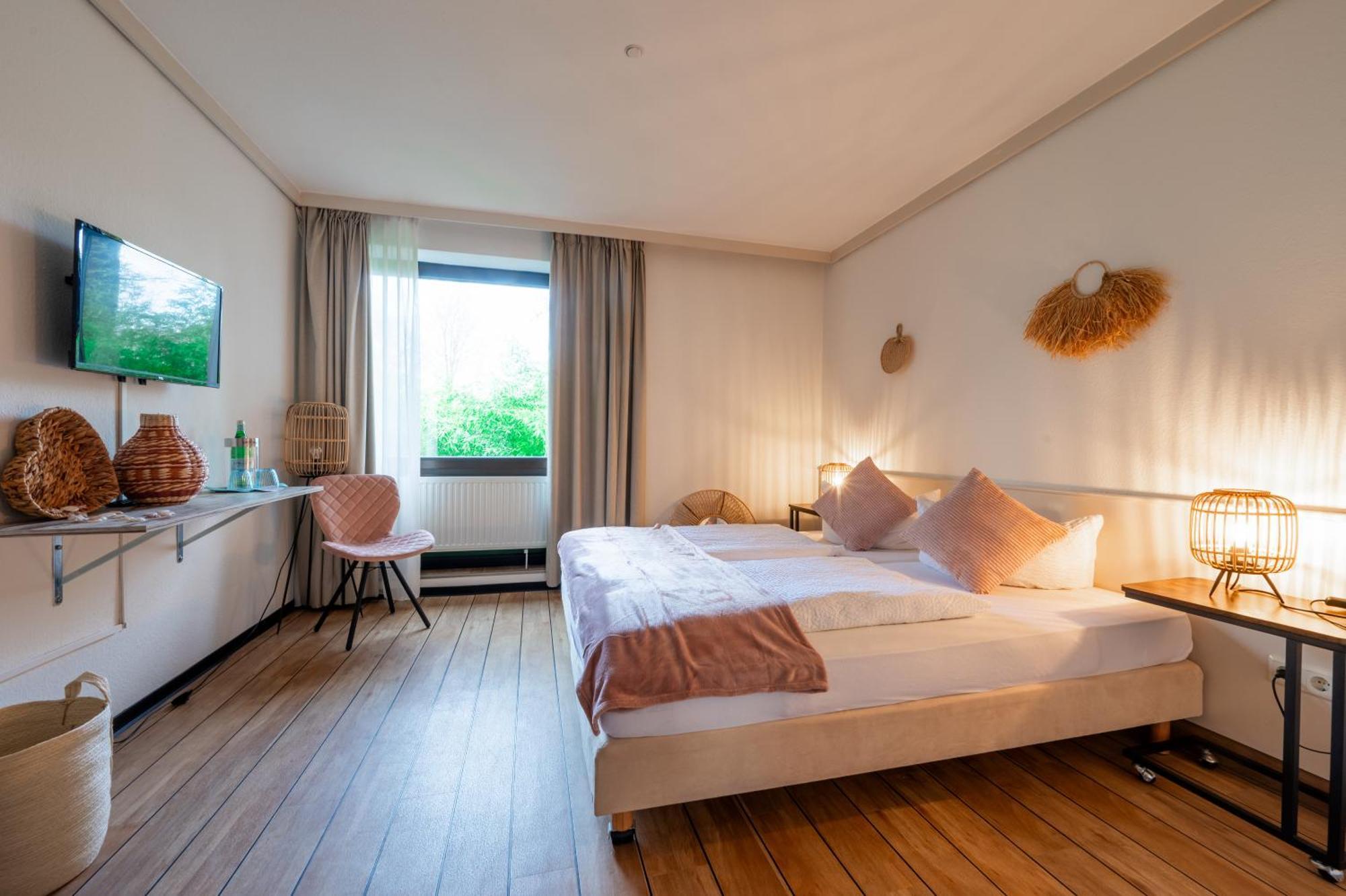 Hotel Waldkur Леер Экстерьер фото